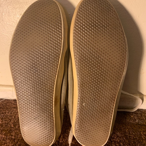 Vans - Picture 2 of 2